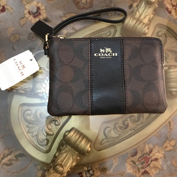 Coach Handbags - Coach Wristlet